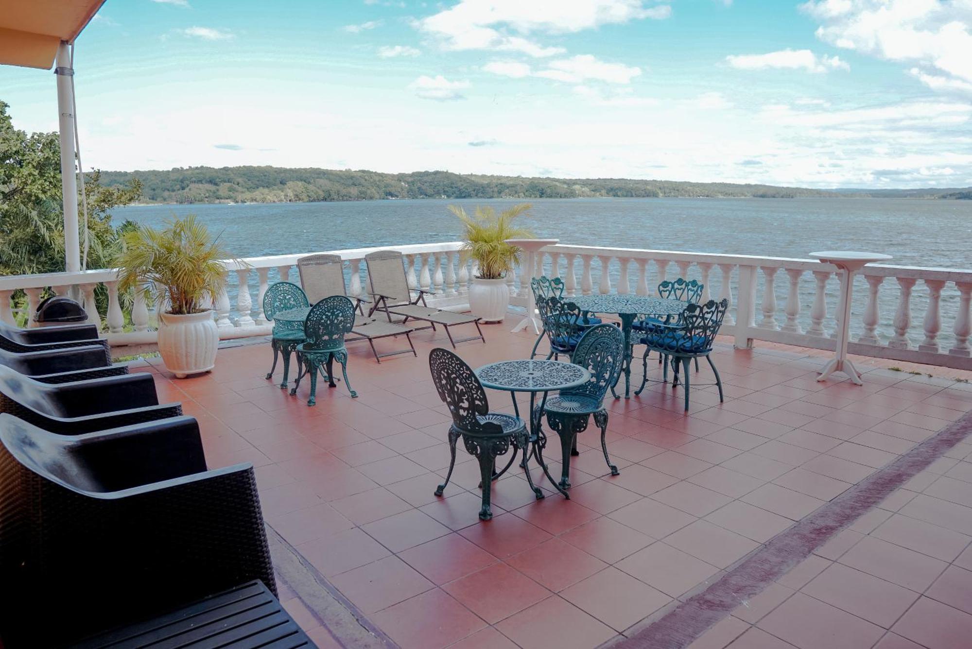 Hotel Villa Del Lago 플로레스 외부 사진