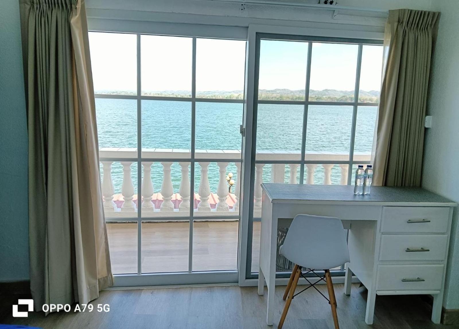 Hotel Villa Del Lago 플로레스 외부 사진